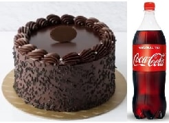 4 kişilik Klasik çikolatalı yaş pasta 1 lt cola Sürpriz pasta gönderimi Adana pasta